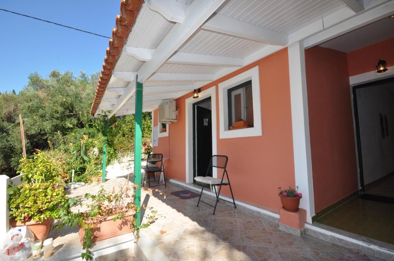 Eftyxia Apartments Παλαιοκαστρίτσα Εξωτερικό φωτογραφία